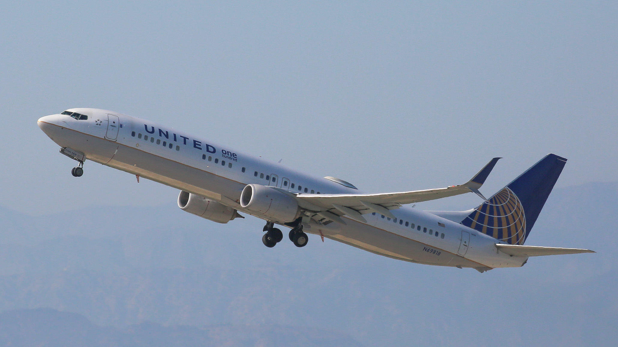 United Apologizes As Another Passenger Loses Seat This One A Toddler WABE