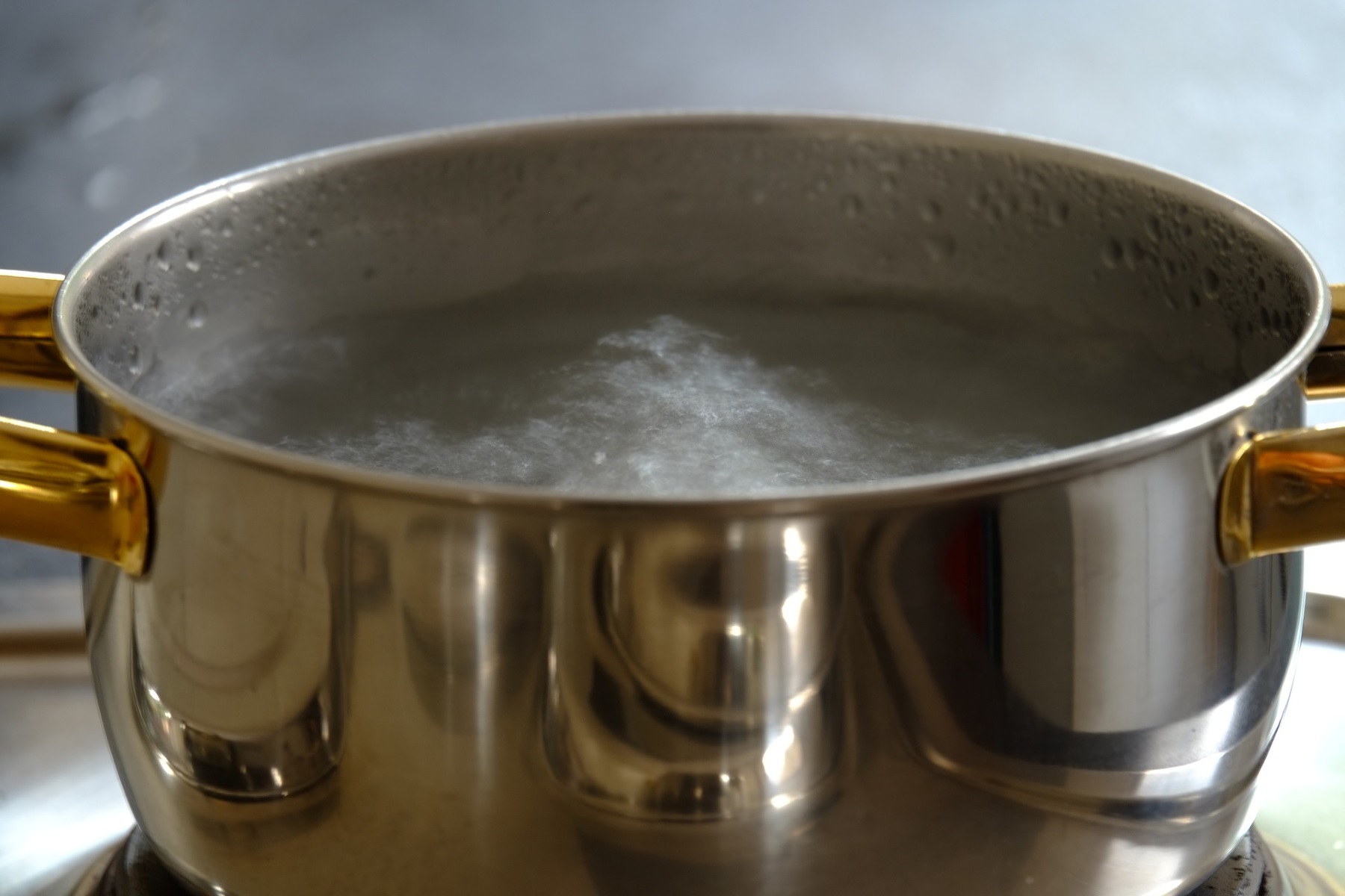 Many Metro Atlanta Residents Told To Keep Boiling Water