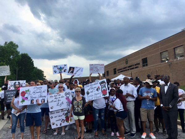 A rally was held at the Rockdale County jail as the Georgia Bureau of Investigation continues to investigate Shali Tilson’s dehydration death. It declined to look into what happened in Jamie Henry’s death. Family members are calling for the jail’s commander to be dismissed. (Photos by Lisa Hagen/WABE)