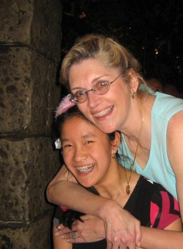 Federal investigators cited Piedmont Newton Hospital in Covington for failing to stabilize Theresa Kuhn, shown with daughter Lauren, and for transferring her to another hospital even though it wasn’t safe to move her. (Courtesy of Georgia Health News)