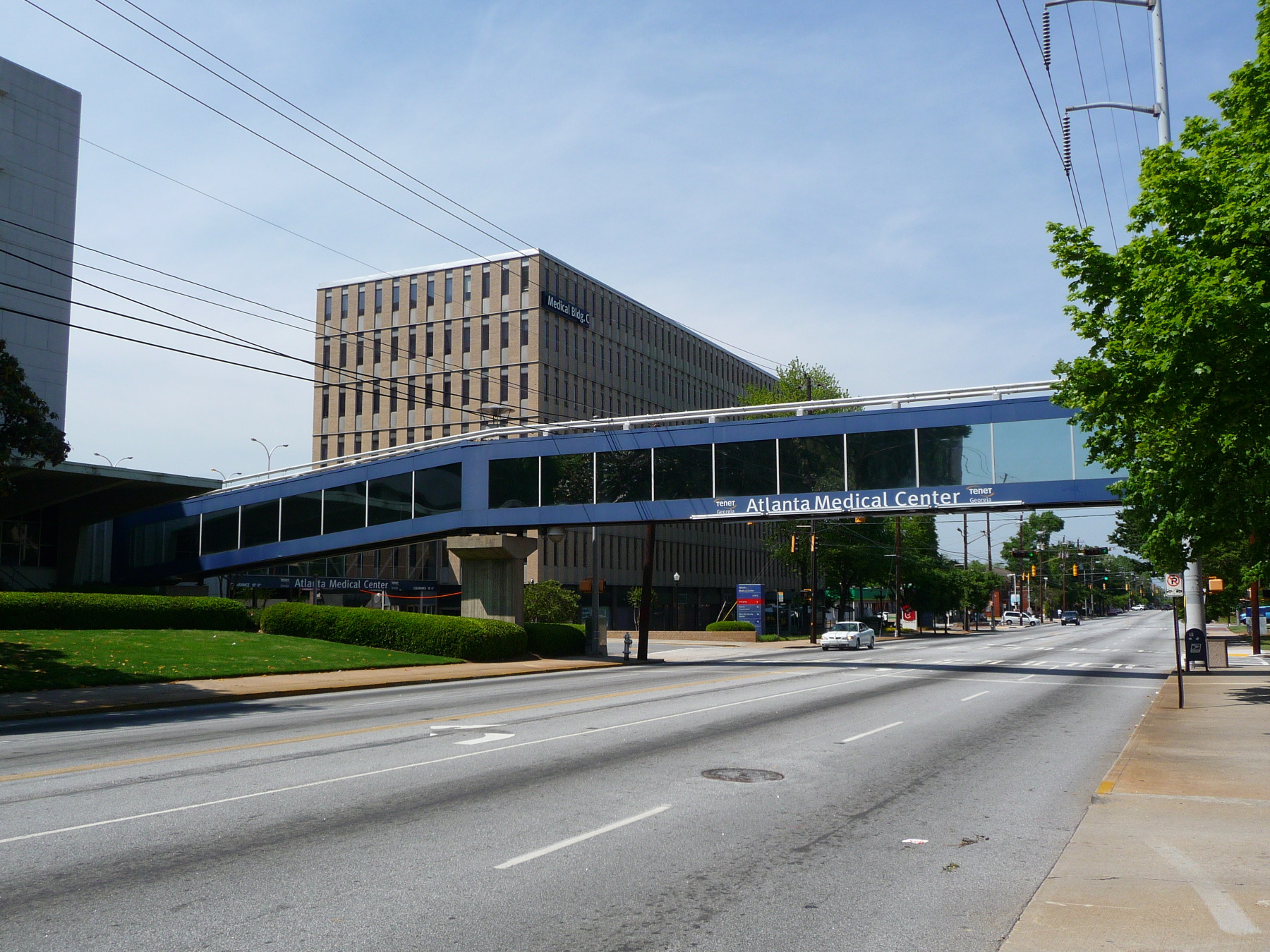 Warnock questions Wellstar's physician contracts amid Atlanta Medical Center's shutdown – WABE