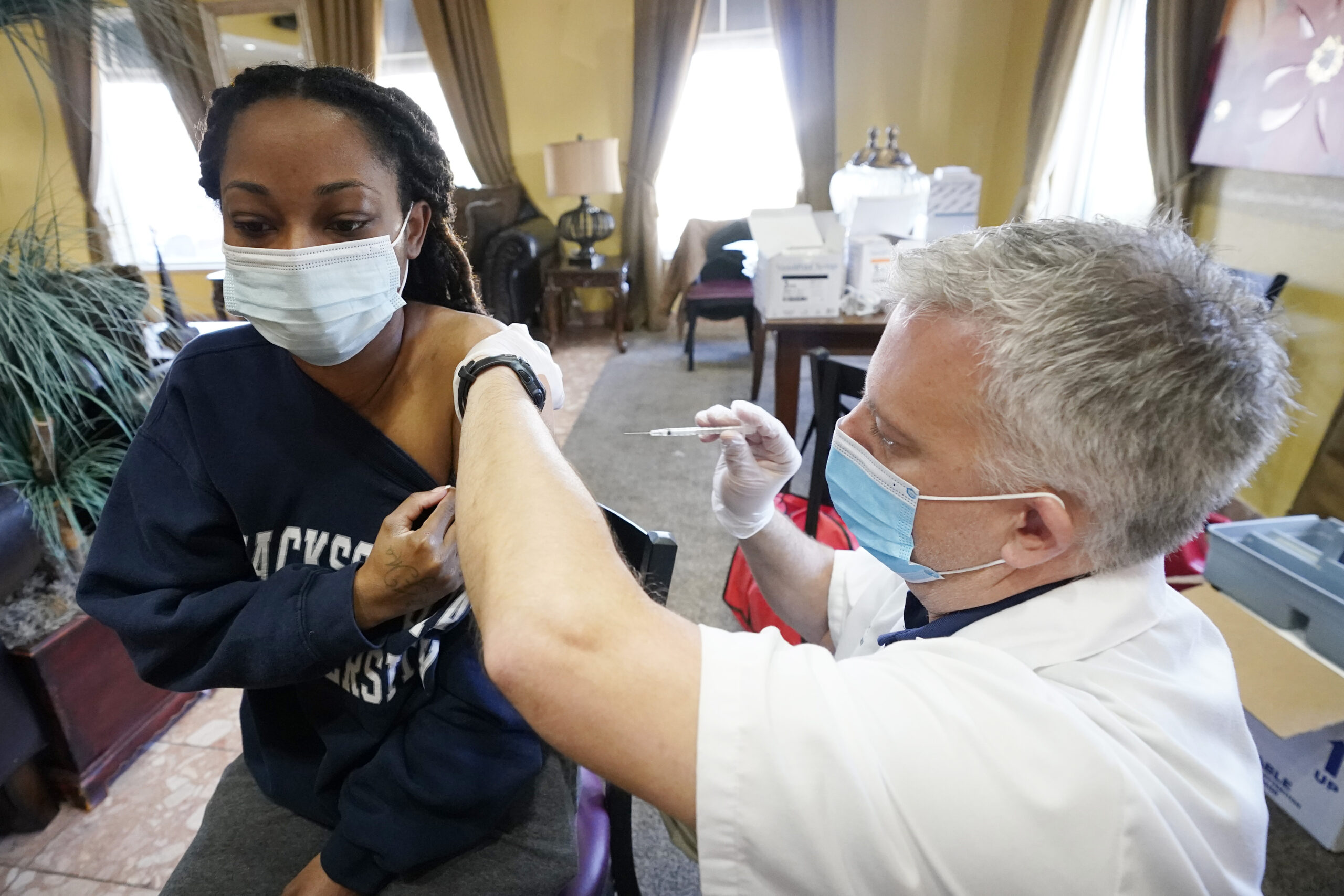 In Coronavirus Vaccine Drive, Deep South Falls Behind