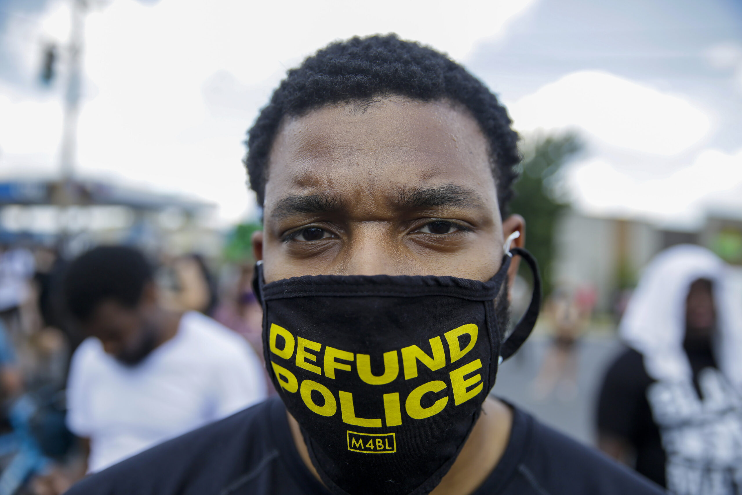 Kemp Signs Bill Aimed At Banning ‘Defund The Police’ Efforts