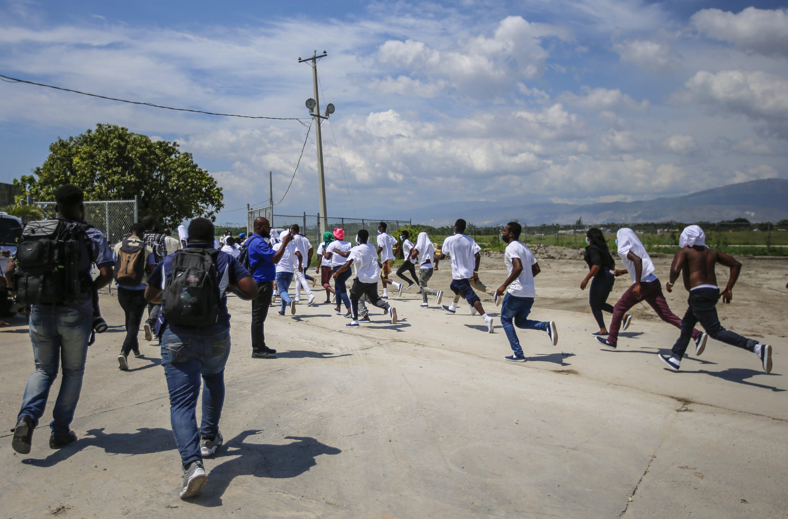 As violence in Haiti spikes, aid groups struggle to help