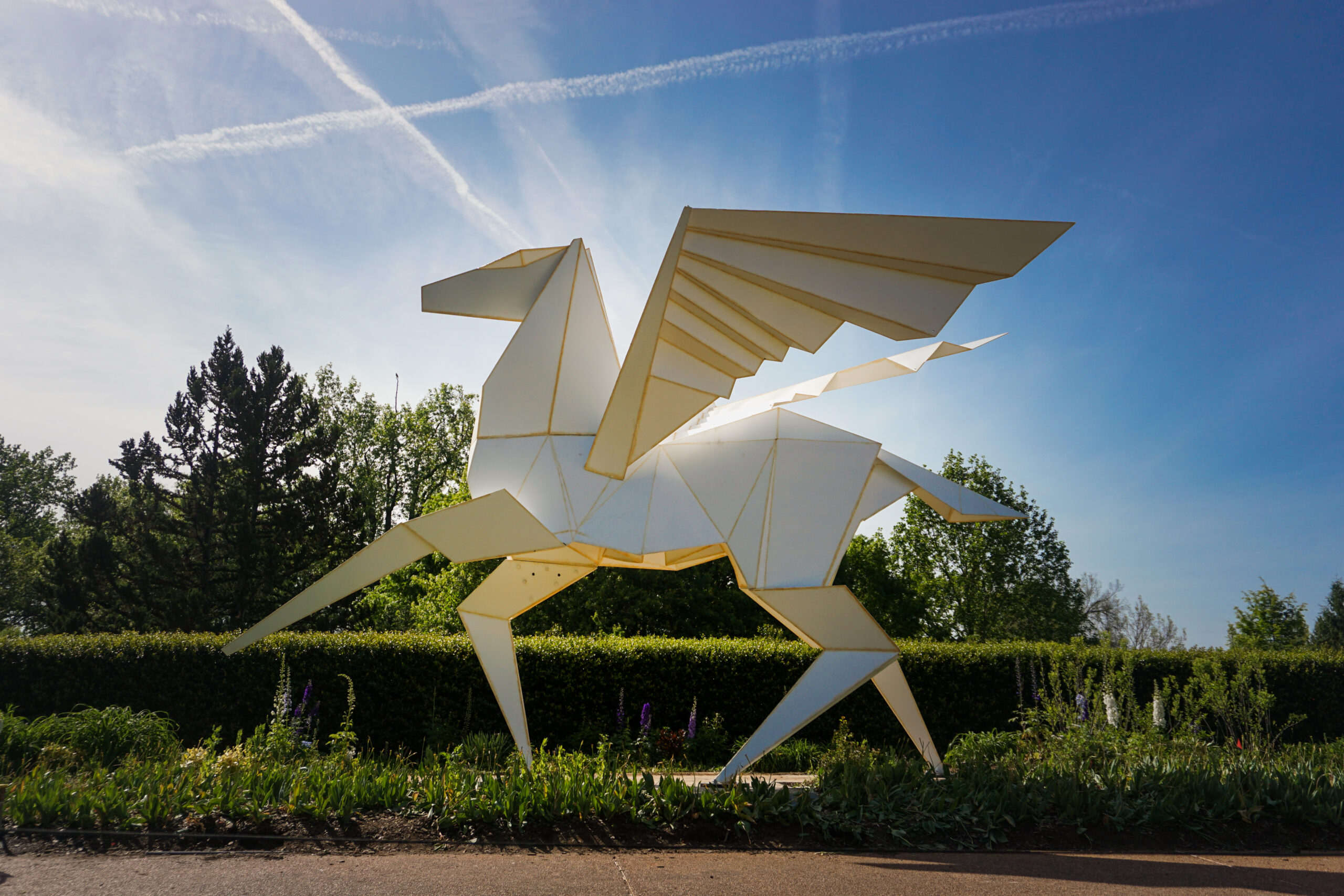Larger-than-life sculptures on view in Atlanta Botanical Garden exhibit ‘Origami in the Garden’ – WABE