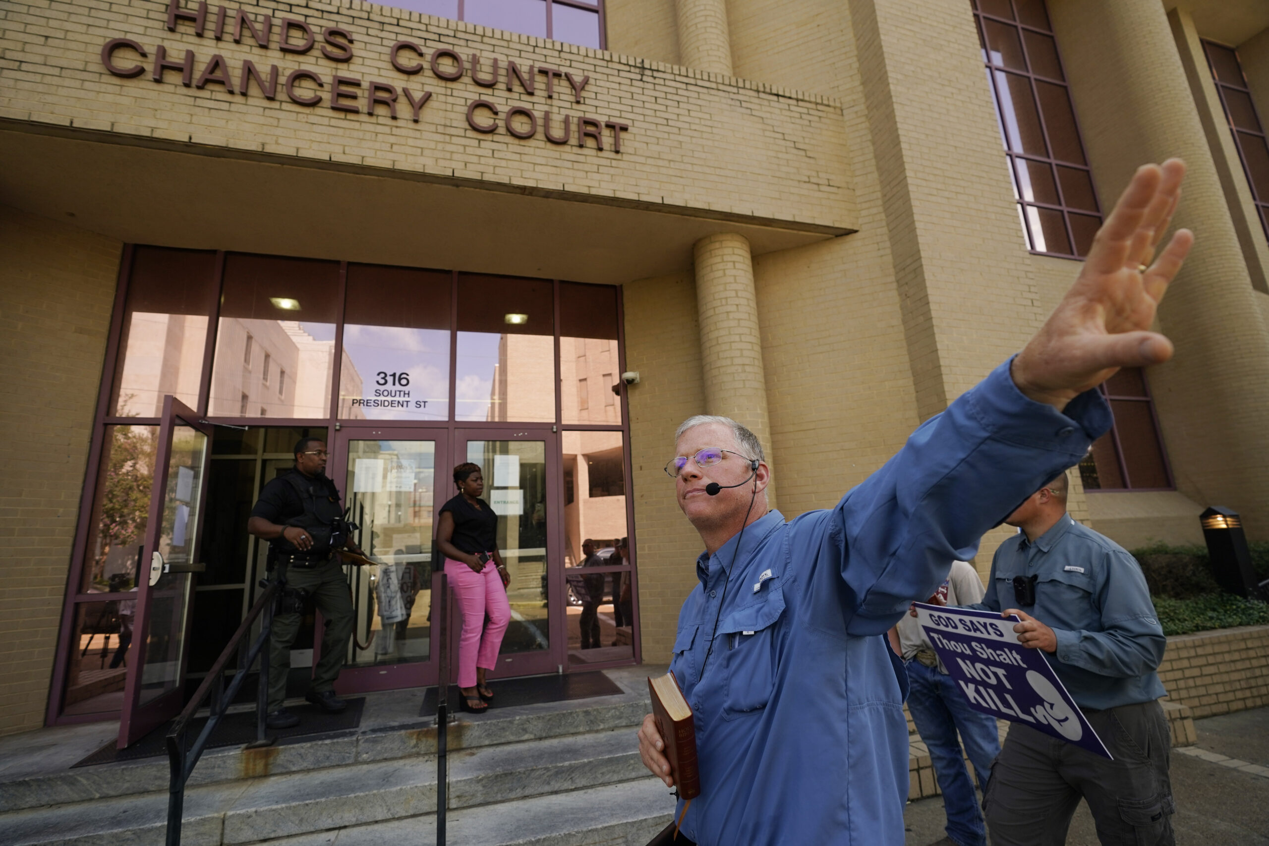 Judge won’t block law banning most Mississippi abortions WABE