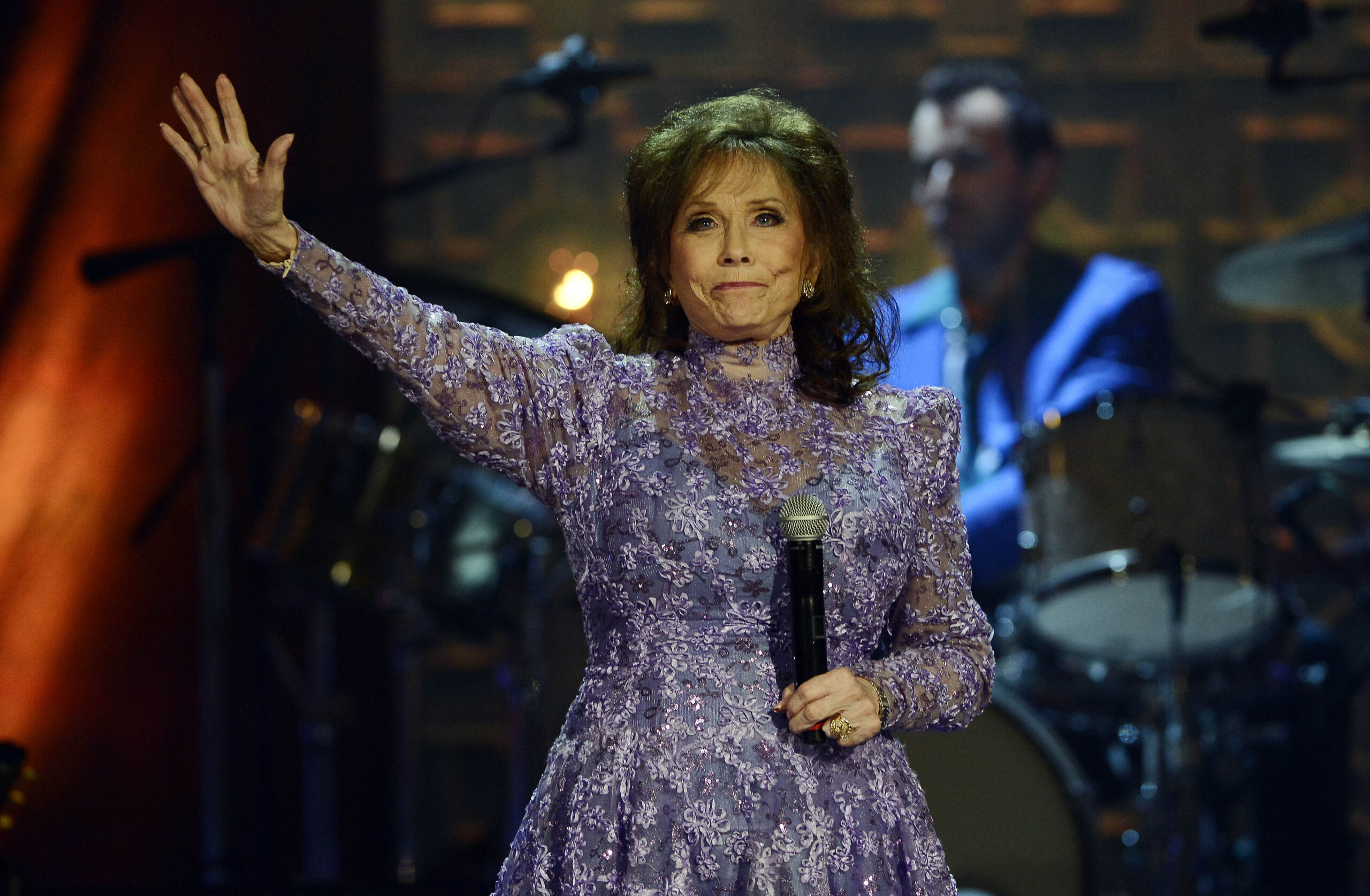 Loretta Lynn, coal miner's daughter and country queen, dies – WABE - Vimarsana News