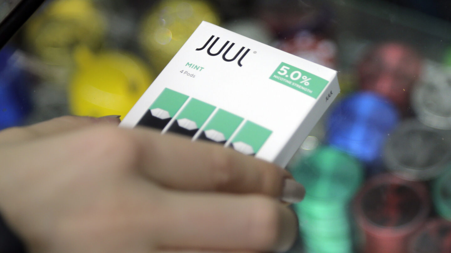 Thousands of unauthorized vapes are pouring into the US despite the FDA  crackdown on fruity flavors – WABE