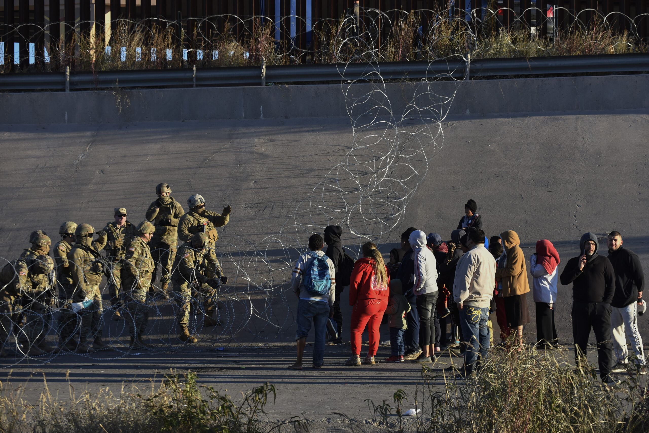 US asks court to end asylum limits, with a short delay – WABE - Vimarsana News