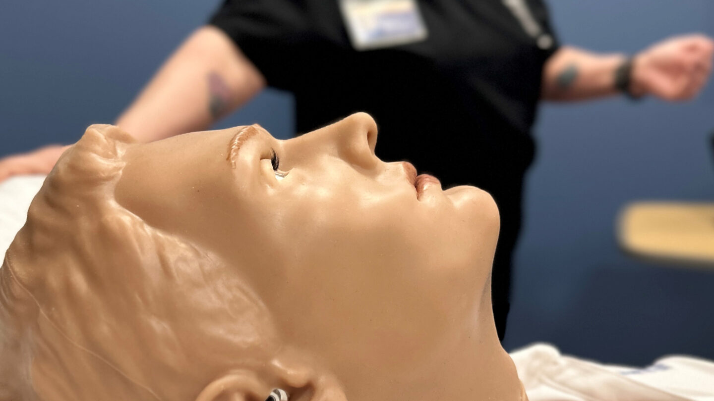 4 Benefits of Using a Mannequin for Your Displays - Display Connection