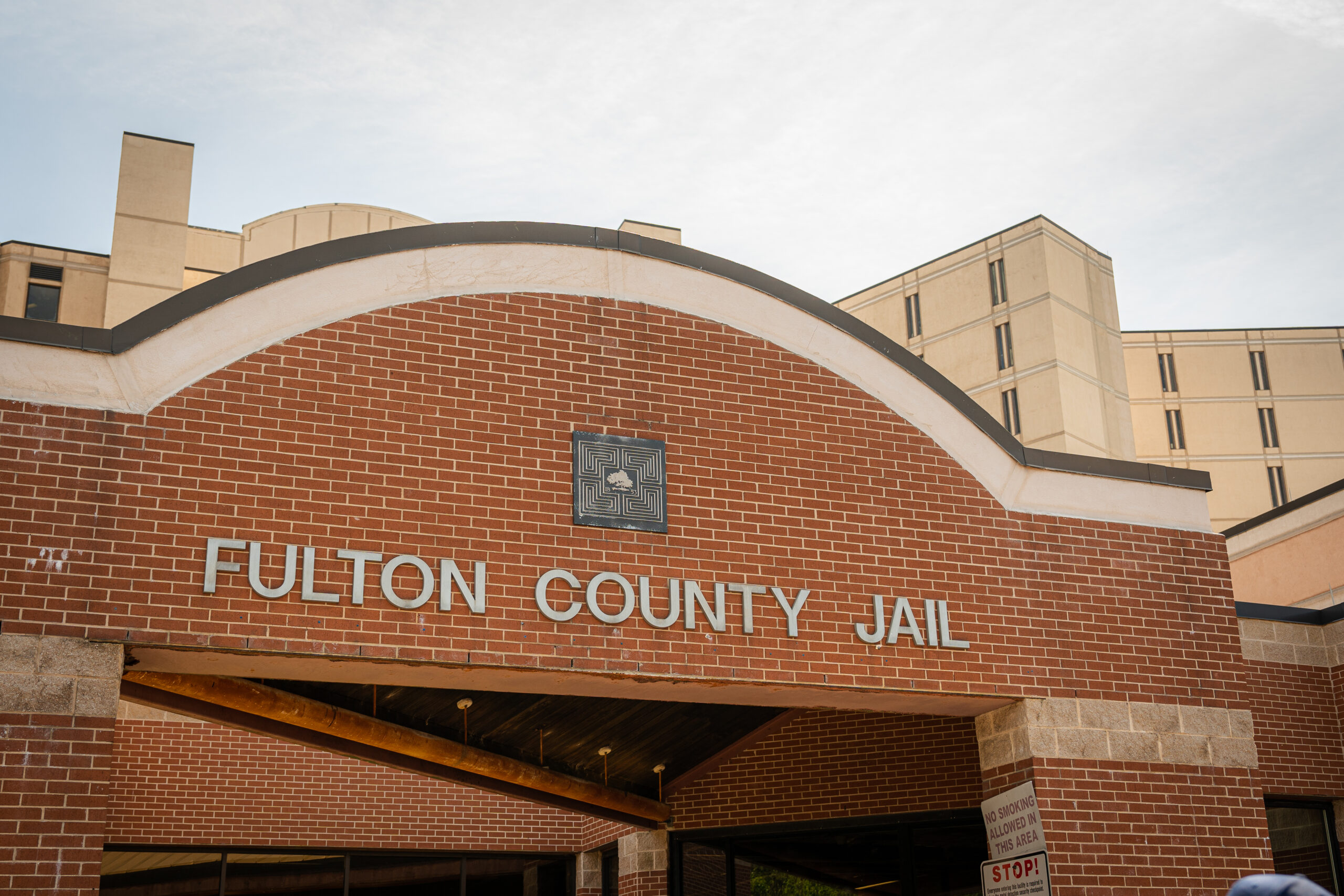 Fulton County Sheriff draws stiff criticism over proposal to move inmates  across state lines – WABE
