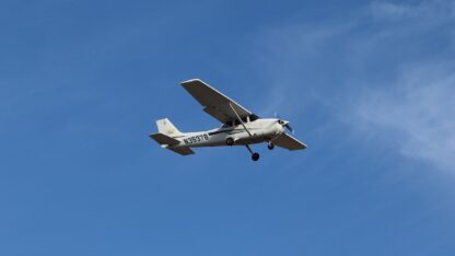 Single-engine plane crashes at Lake Lanier resort, kills pilot