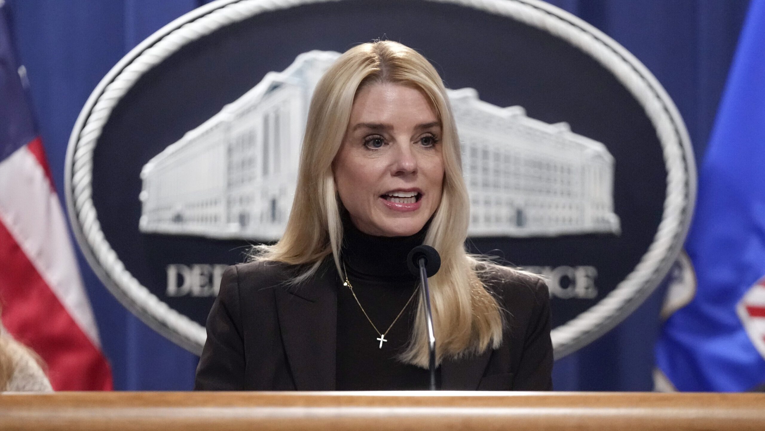 Key Democrat accuses the Justice Department of 'spying' on lawmakers reviewing Epstein files – WABE