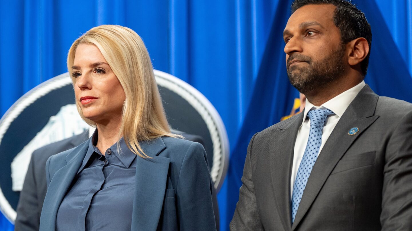 Lawmakers threaten Attorney General Bondi with contempt over incomplete Epstein  files – WABE