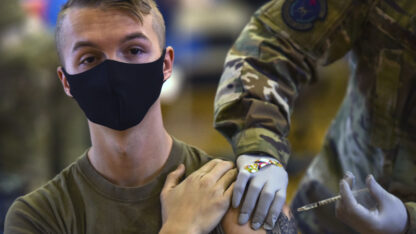u.s. army discharges soldiers who refuse vaccination